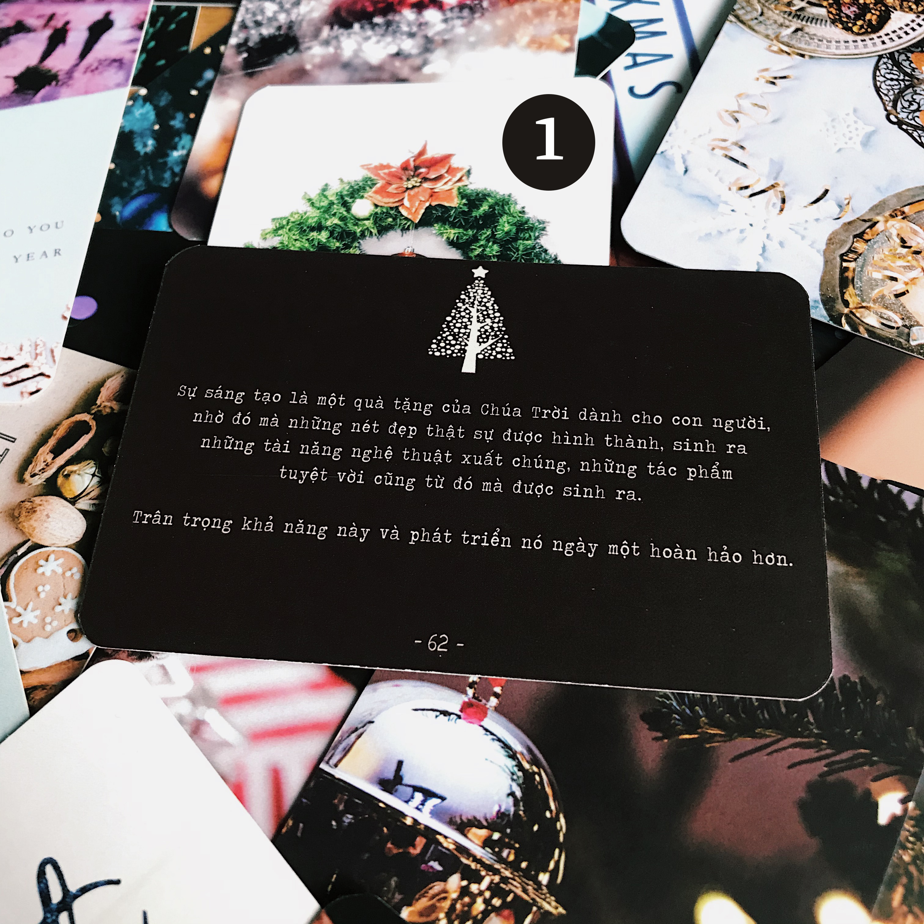 Rút Bài Oracle: Bài Hát Giáng Sinh Dành Cho Bạn?