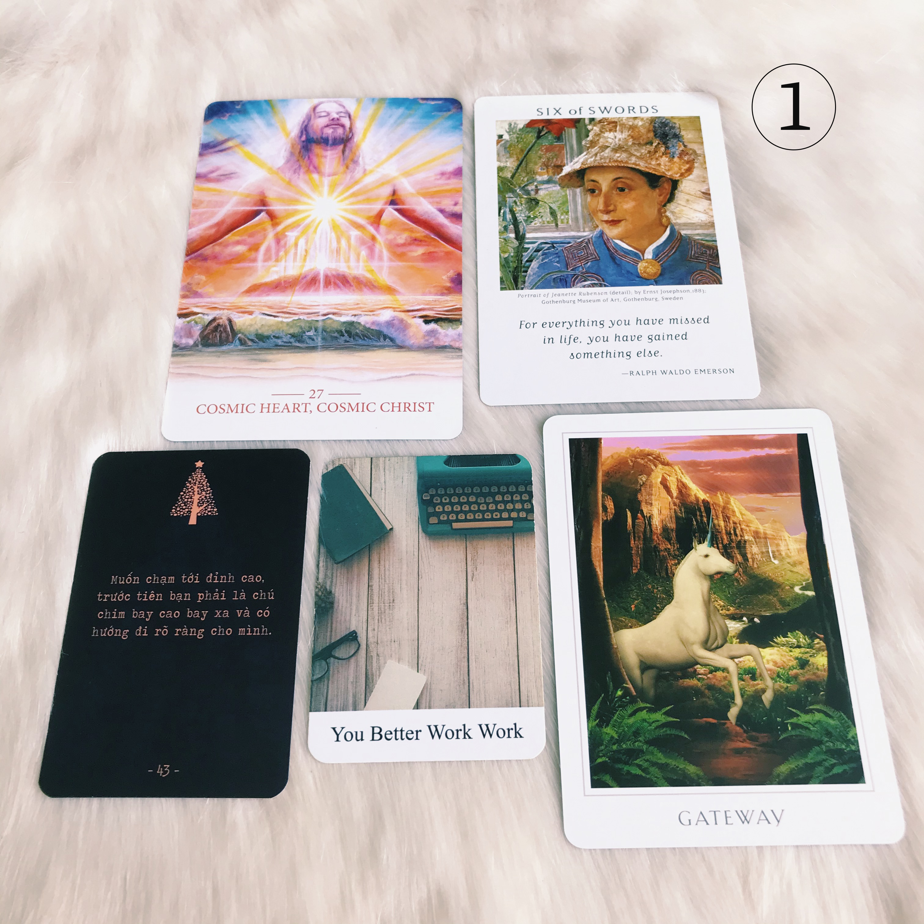 Rút Bài Oracle: Bài Học Năm Cũ – Hành Trình Năm Mới