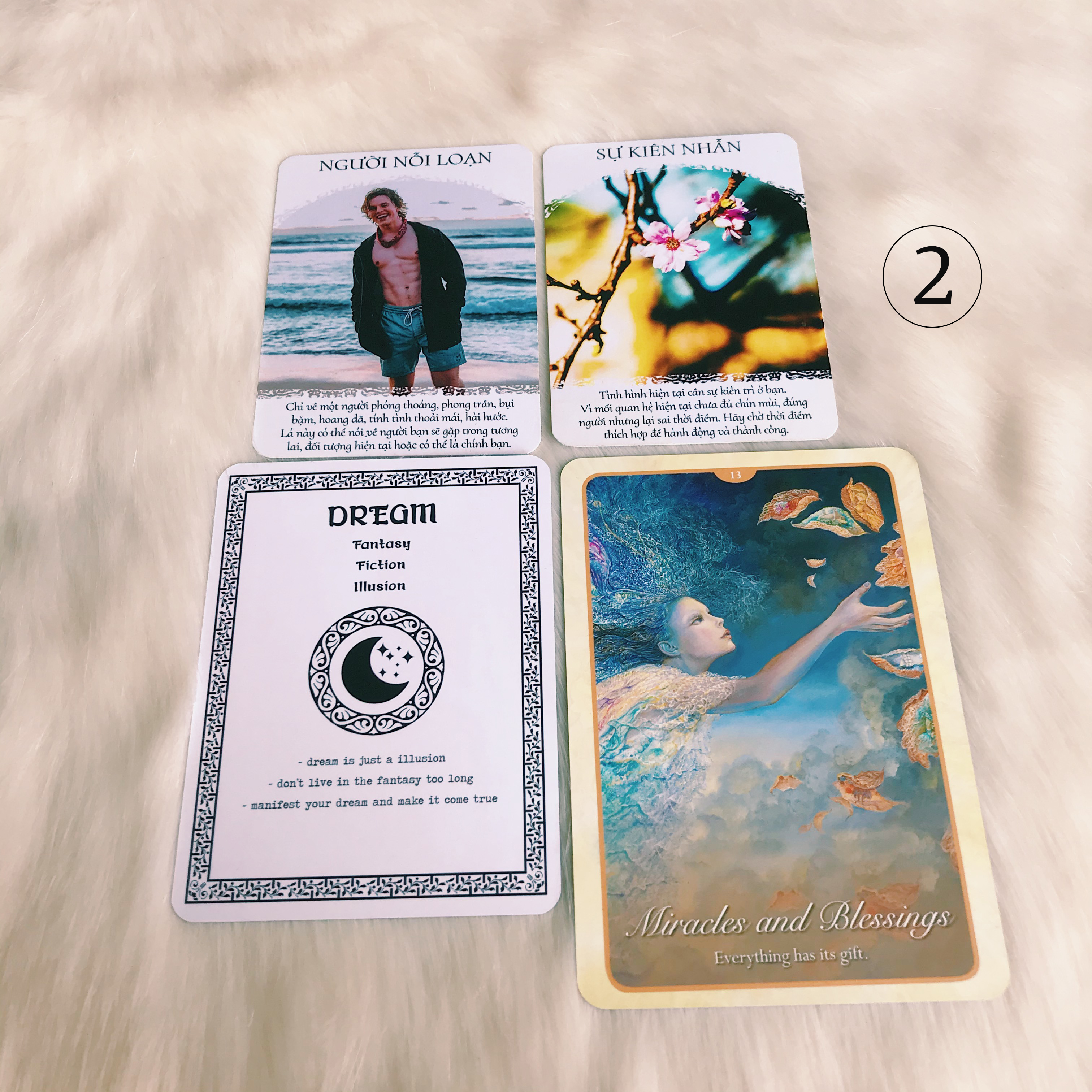 Rút Bài Oracle: Niềm Vui Đêm Giáng Sinh – Ai Đang Đến Với Bạn?