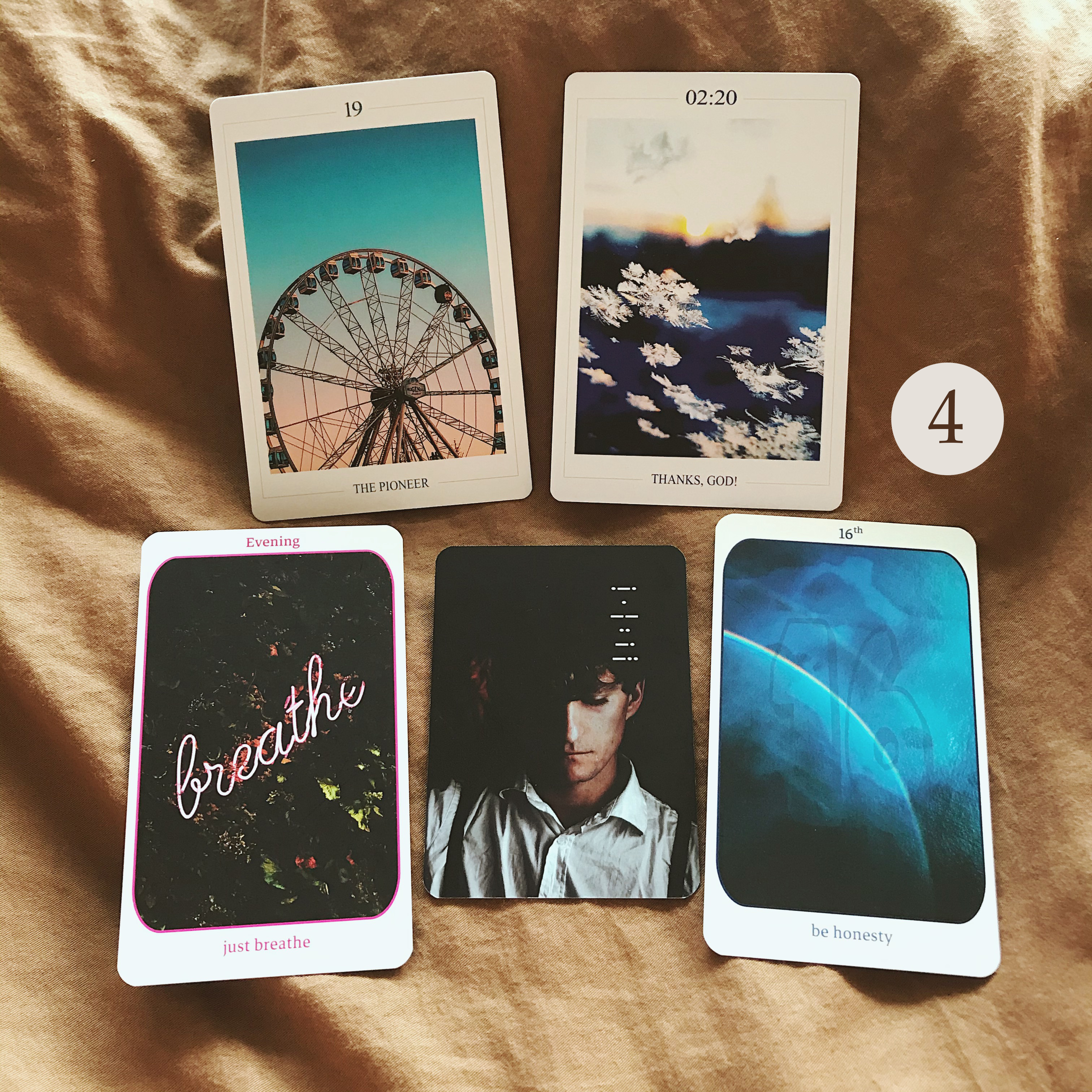Rút Bài Oracle: Tổng Quan Mối Quan Hệ Bạn Bè