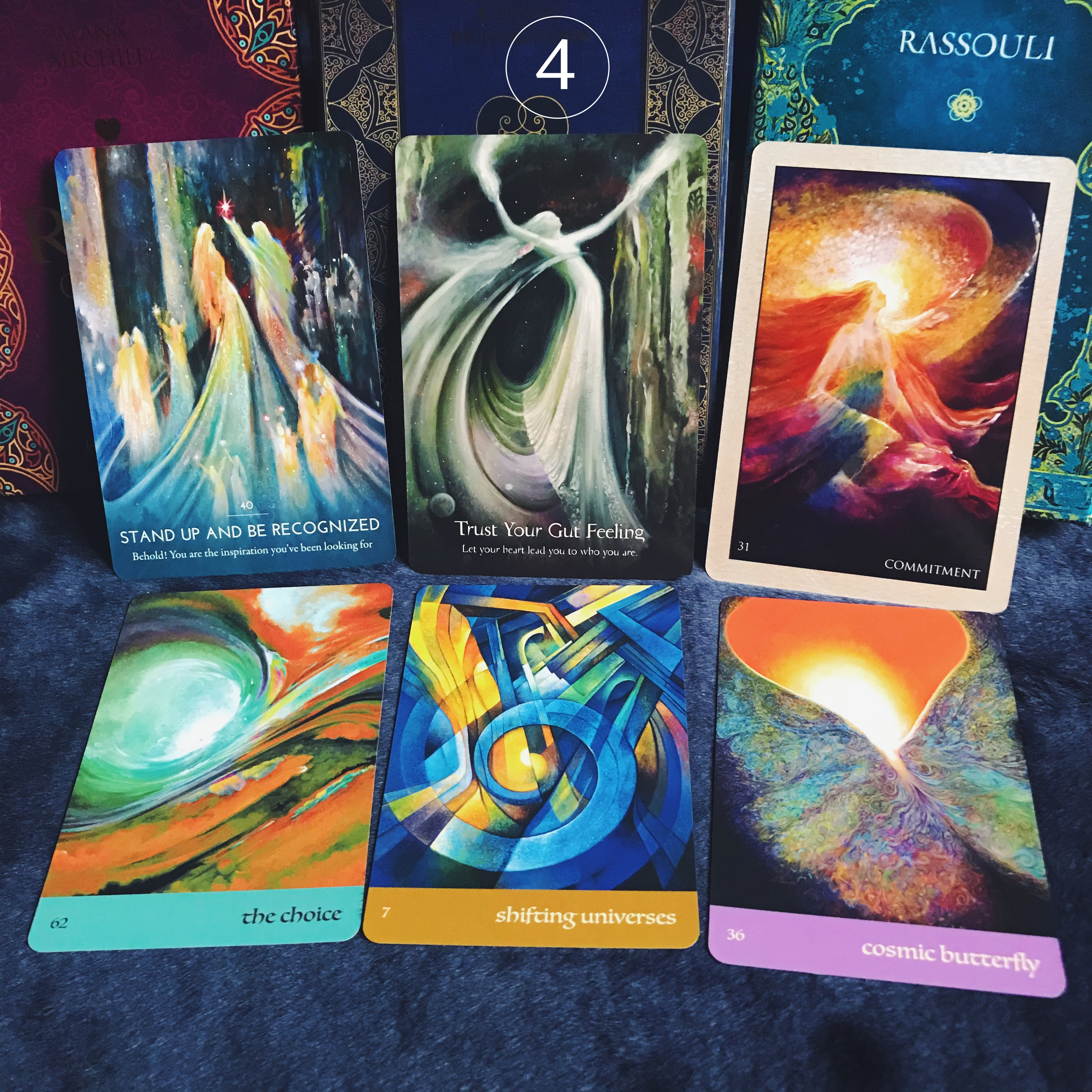 Rút Bài Oracle: Vì Sao Tình Yêu Chưa Đến Với Bạn?